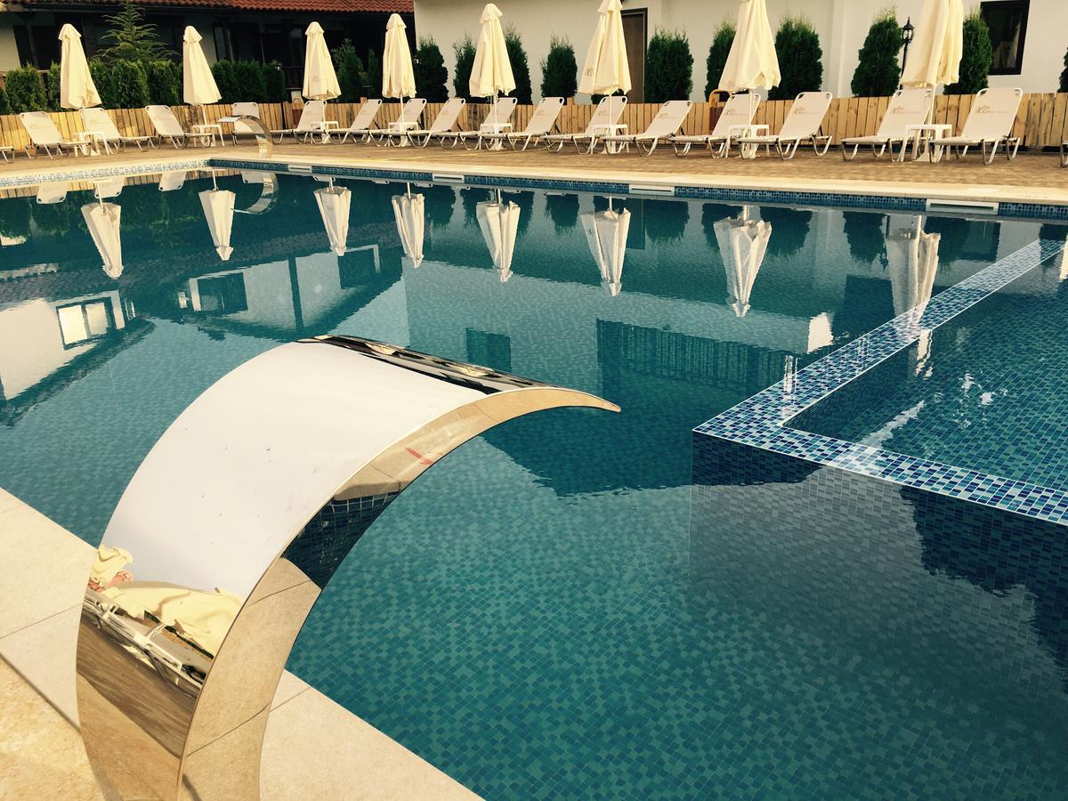 Guest House Bukor Shtepi Mandrica Exterior photo