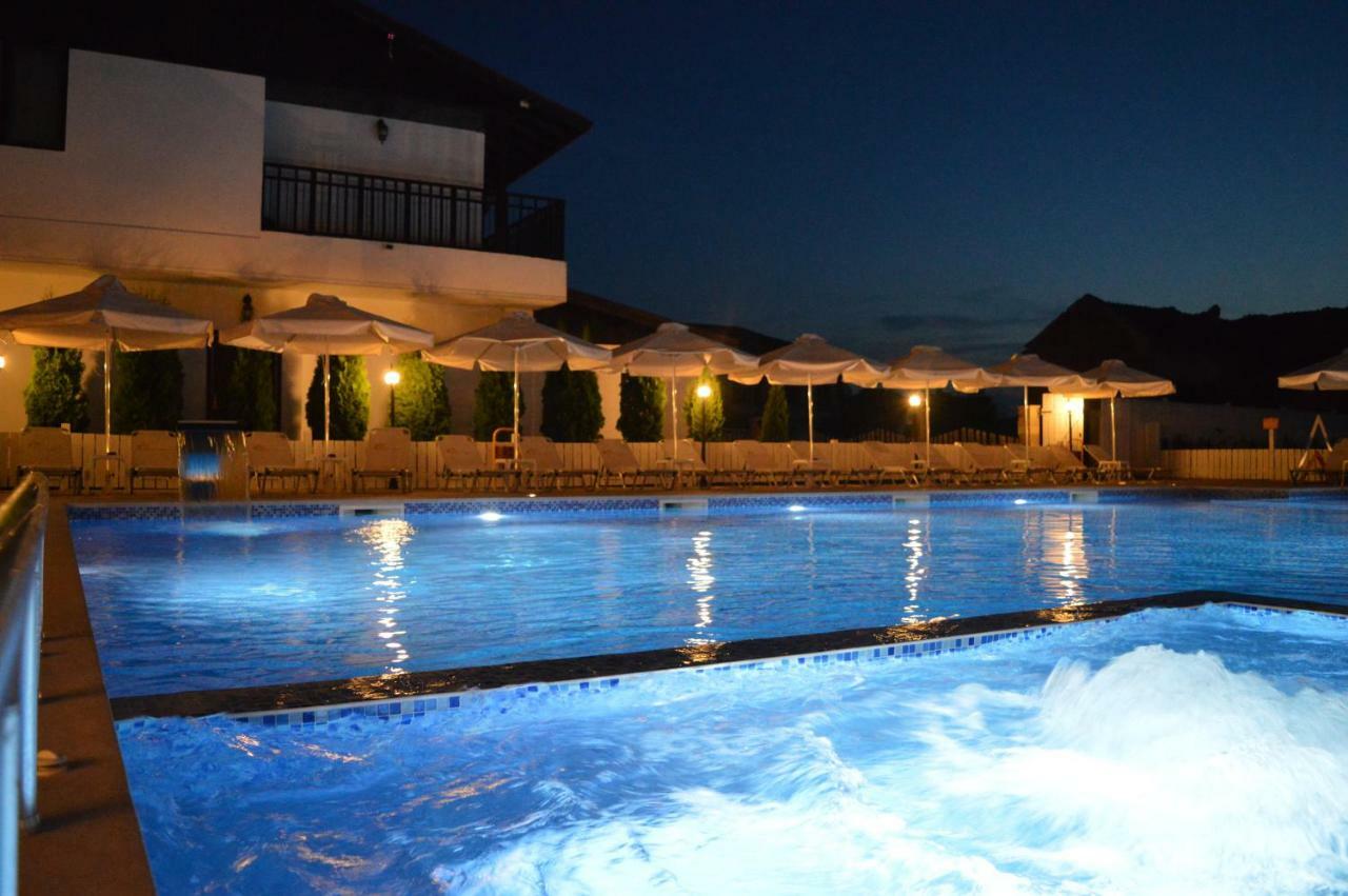 Guest House Bukor Shtepi Mandrica Exterior photo