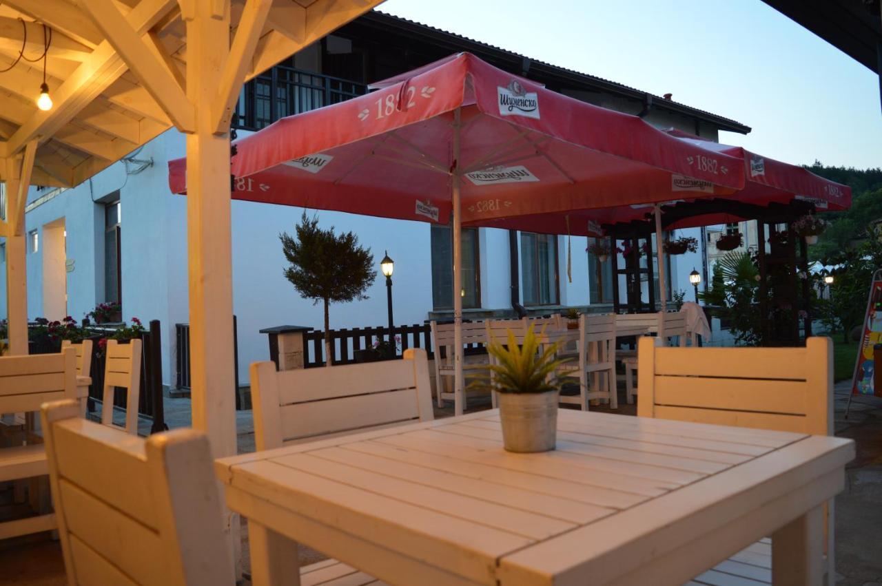 Guest House Bukor Shtepi Mandrica Exterior photo